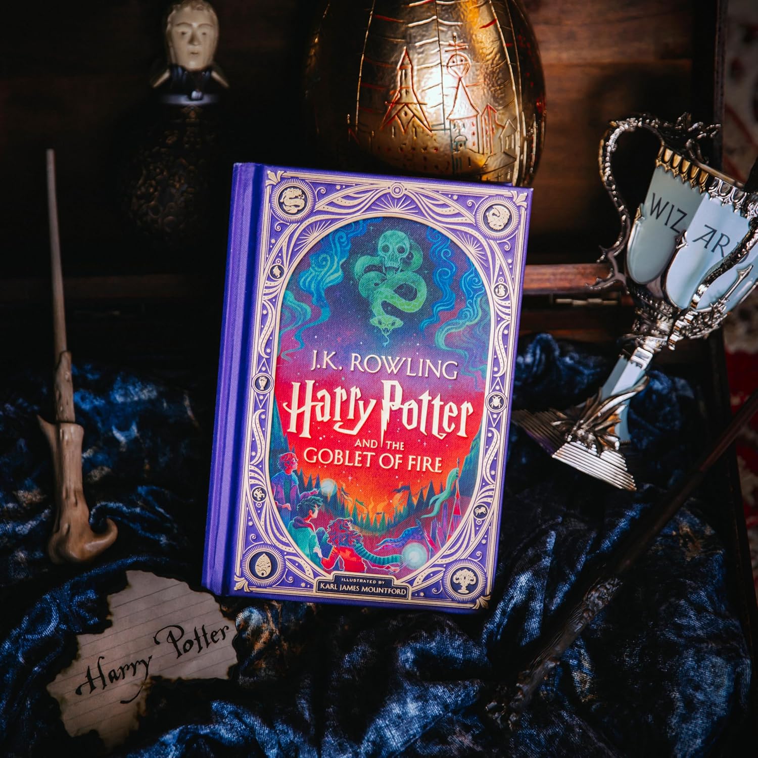 Harry Potter and the Goblet of Fire: A sumptuously illustrated gift book with magical interactive surprises (Interactive Illustrated Edition)