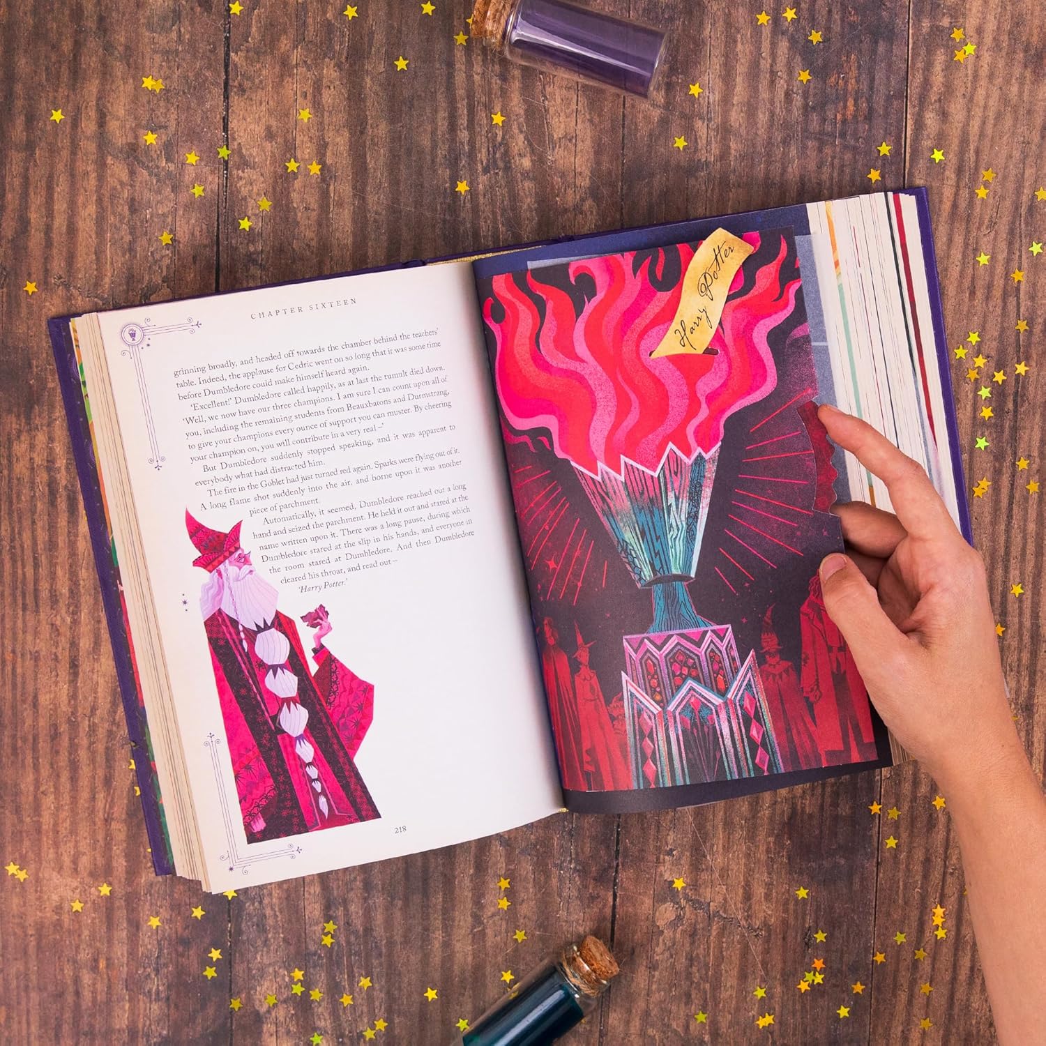 Harry Potter and the Goblet of Fire: A sumptuously illustrated gift book with magical interactive surprises (Interactive Illustrated Edition)